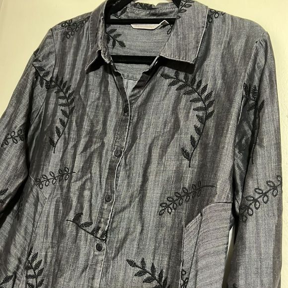 Soft surroundings printed shirt - Picture 3 of 4